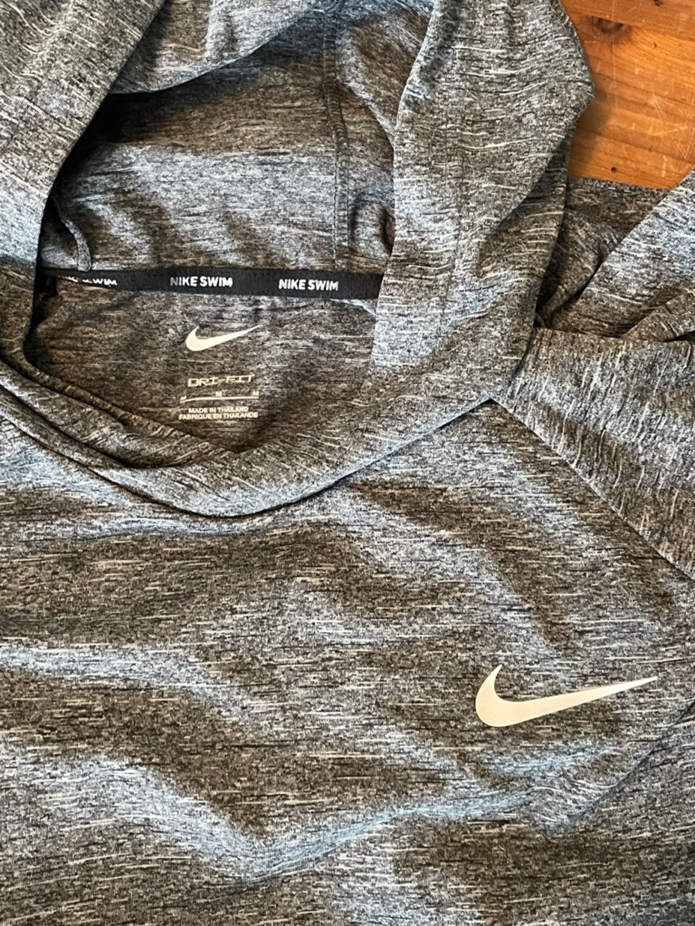 Nike Men's Heather Gray Long-Sleeve Hooded Dri-FIT Shirt - Picture 2 of 3